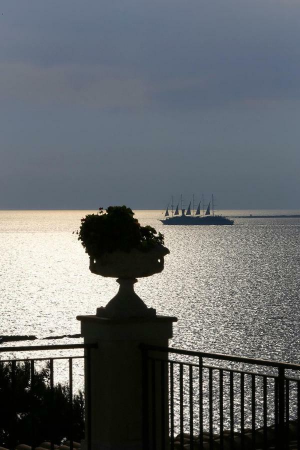 Villa Rhoe Minia Luaran gambar